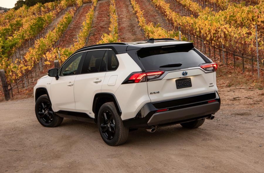  Toyota RAV4 XSE Hybrid 2018 года  (NA) (фото 29 из 71)